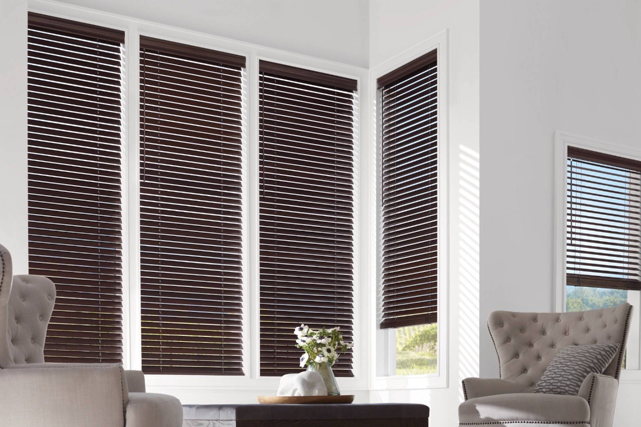 Hunter Douglas Parkland® Wood Blinds for Bow Windows near Sioux Falls, South Dakota (SD)